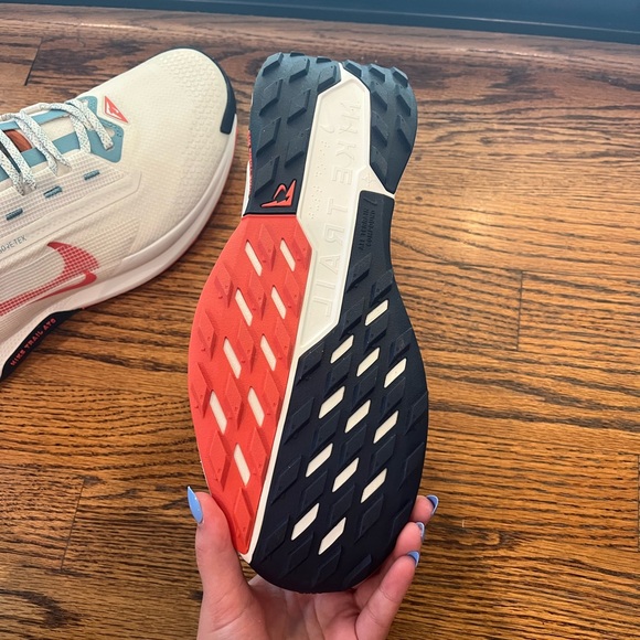 Men’s nike gore-Tex trail shoes - Picture 5 of 5